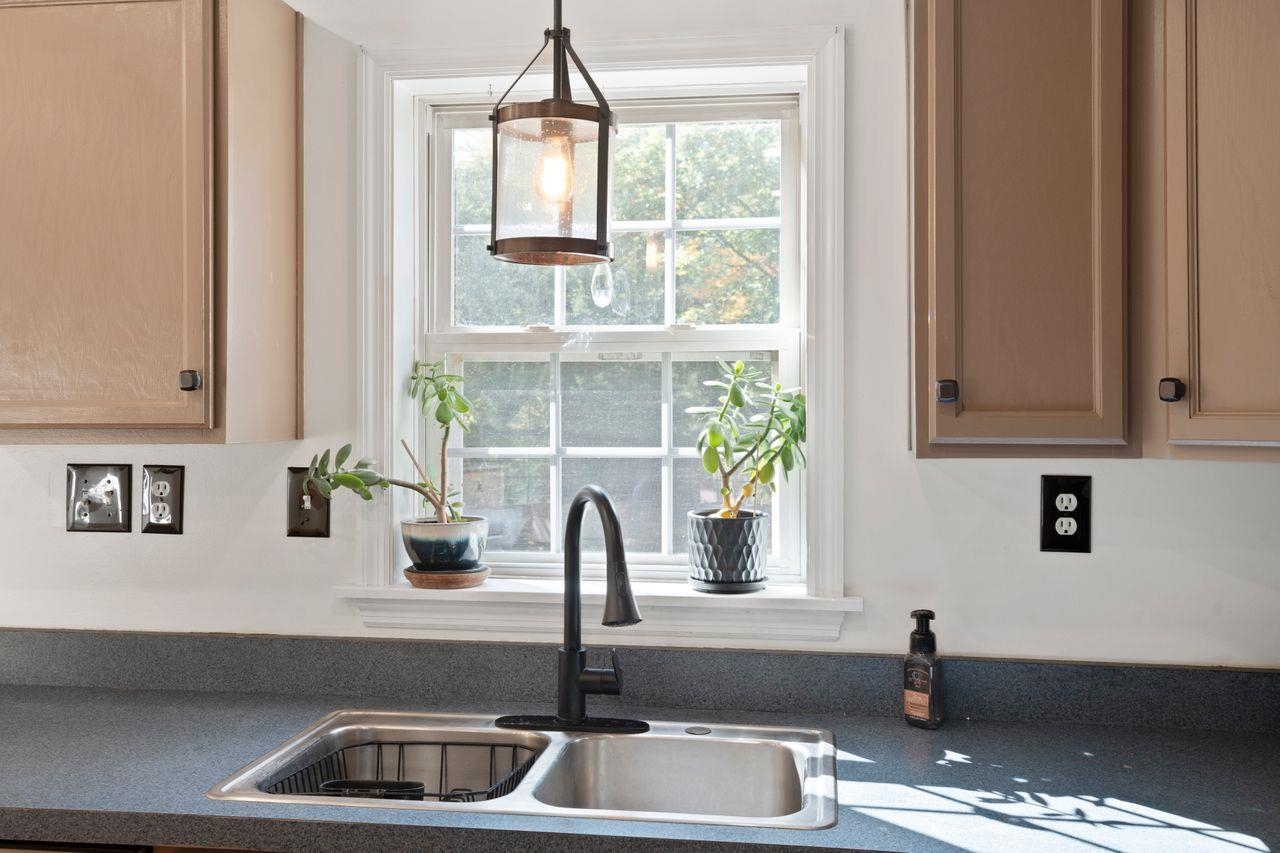 87 Garney Road Brookfield, NH 03872 - Photo 7 of 37