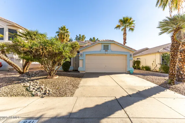 $449,900 | 941 North Blackbird Drive, Gilbert, AZ 85234