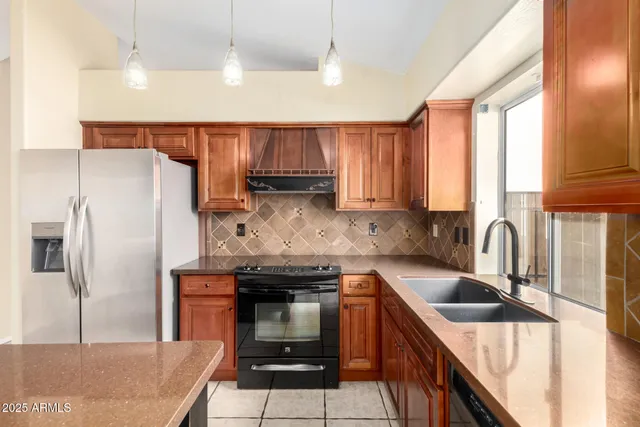 $449,900 | 941 North Blackbird Drive, Gilbert, AZ 85234