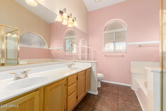 $449,900 | 941 North Blackbird Drive, Gilbert, AZ 85234