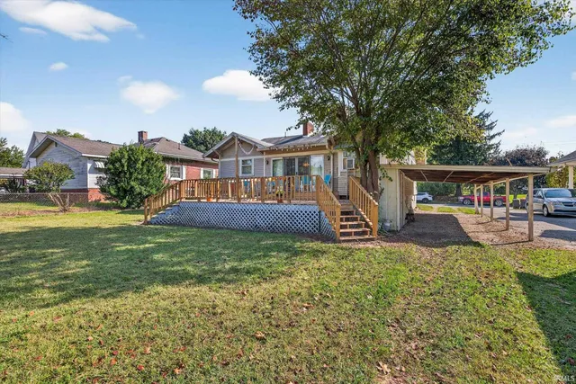 $235,000 | 430 West Spring Street, Bloomfield, IN 47424