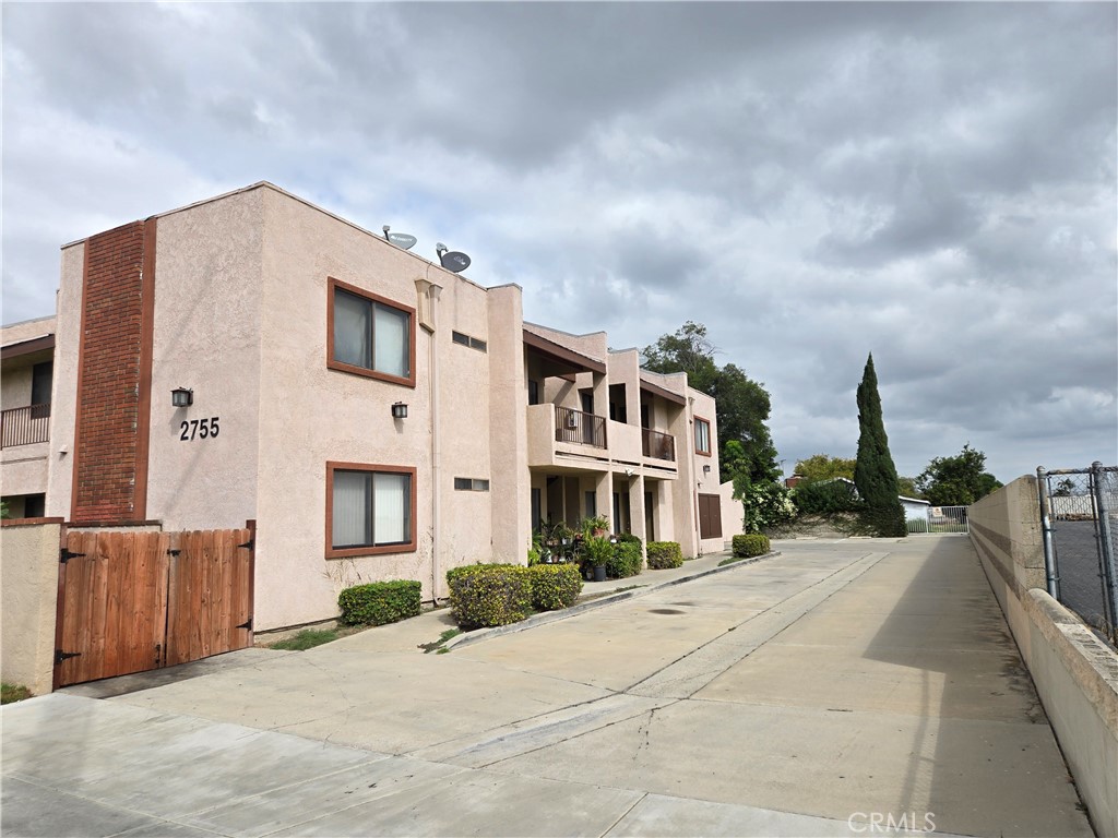 2755 West Ball Road, Unit 2 Anaheim, CA 92804 - Photo 2 of 20 Gallery Image 2