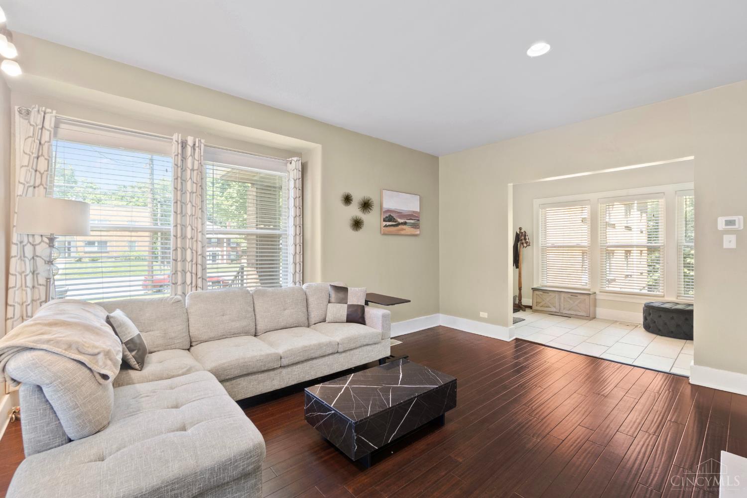 6424 Montgomery Road Cincinnati, OH 45213 - Photo 6 of 46