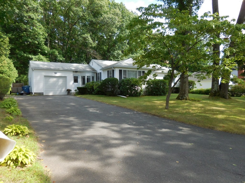 54 Blossom Road West Springfield, MA 01089 - Photo 3 of 13