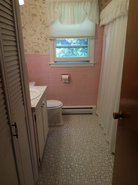54 Blossom Road West Springfield, MA 01089 - Photo 10 of 13