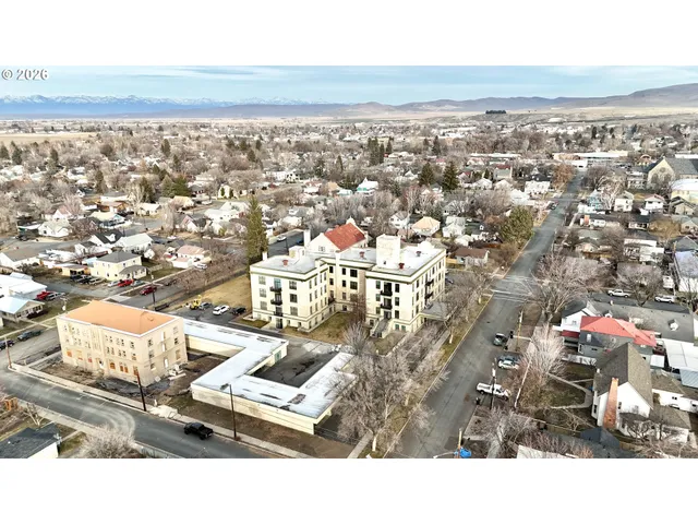$189,000 | 2365 4th Street, Unit 205, Baker City, OR 97814
