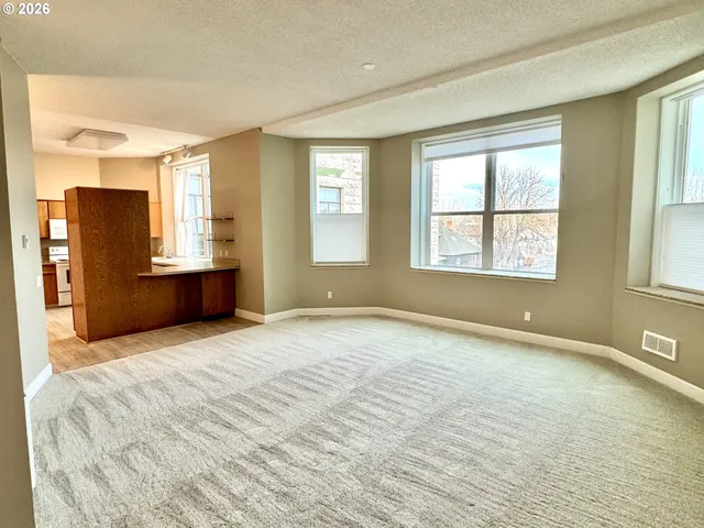 $189,000 | 2365 4th Street, Unit 205, Baker City, OR 97814