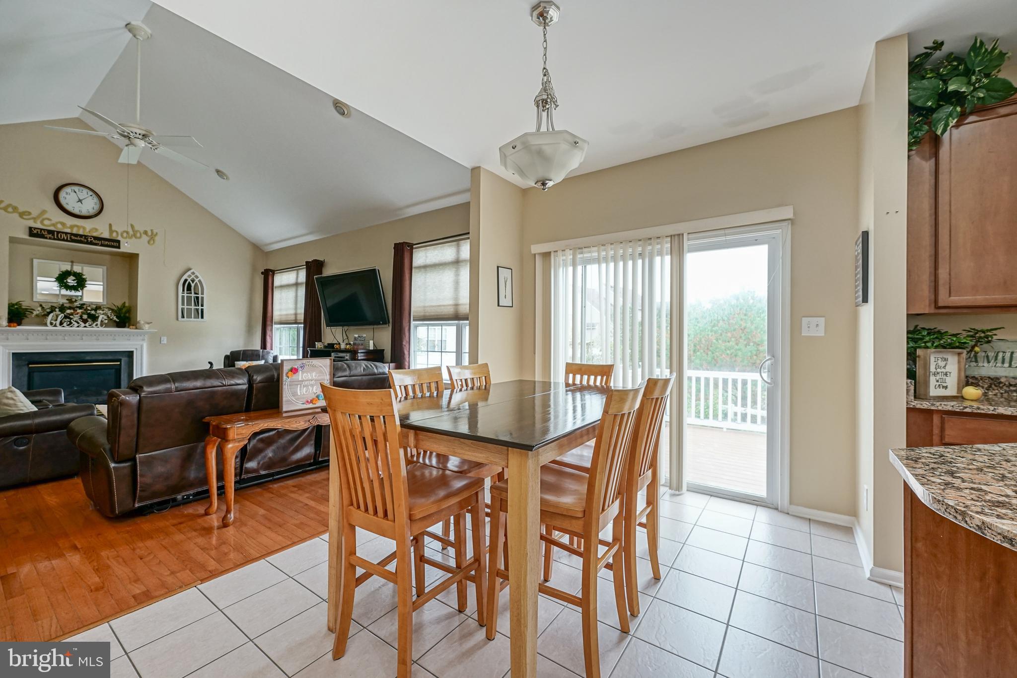 816 Renaissance Drive Williamstown, NJ 08094 - Photo 16 of 41 Eat-in Kitchen