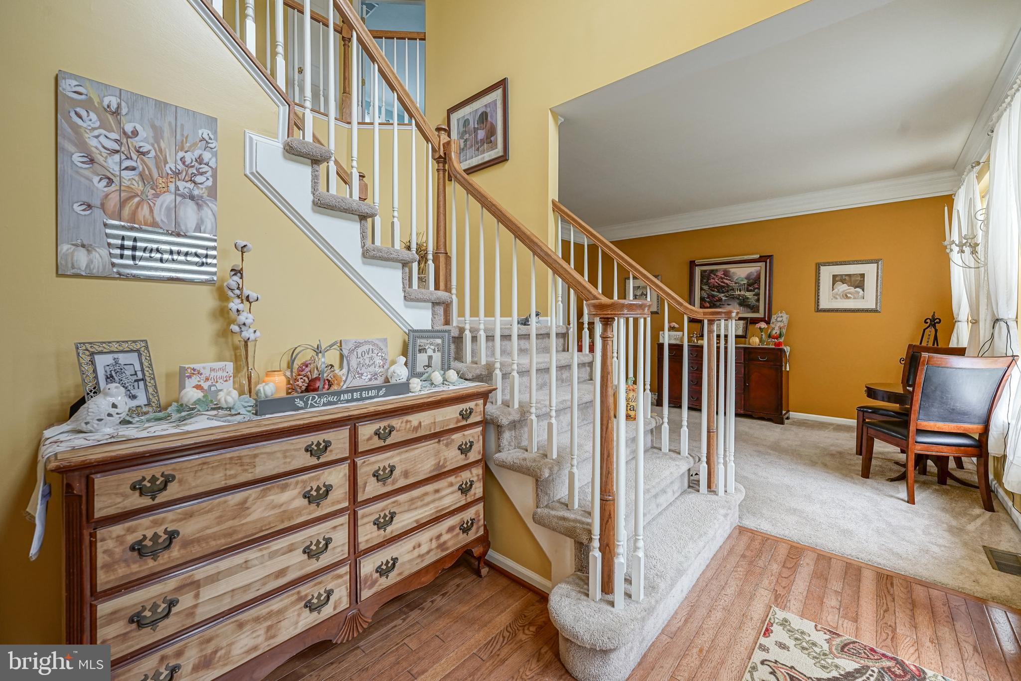 816 Renaissance Drive Williamstown, NJ 08094 - Photo 3 of 41 Foyer w/Hardwood Flooring