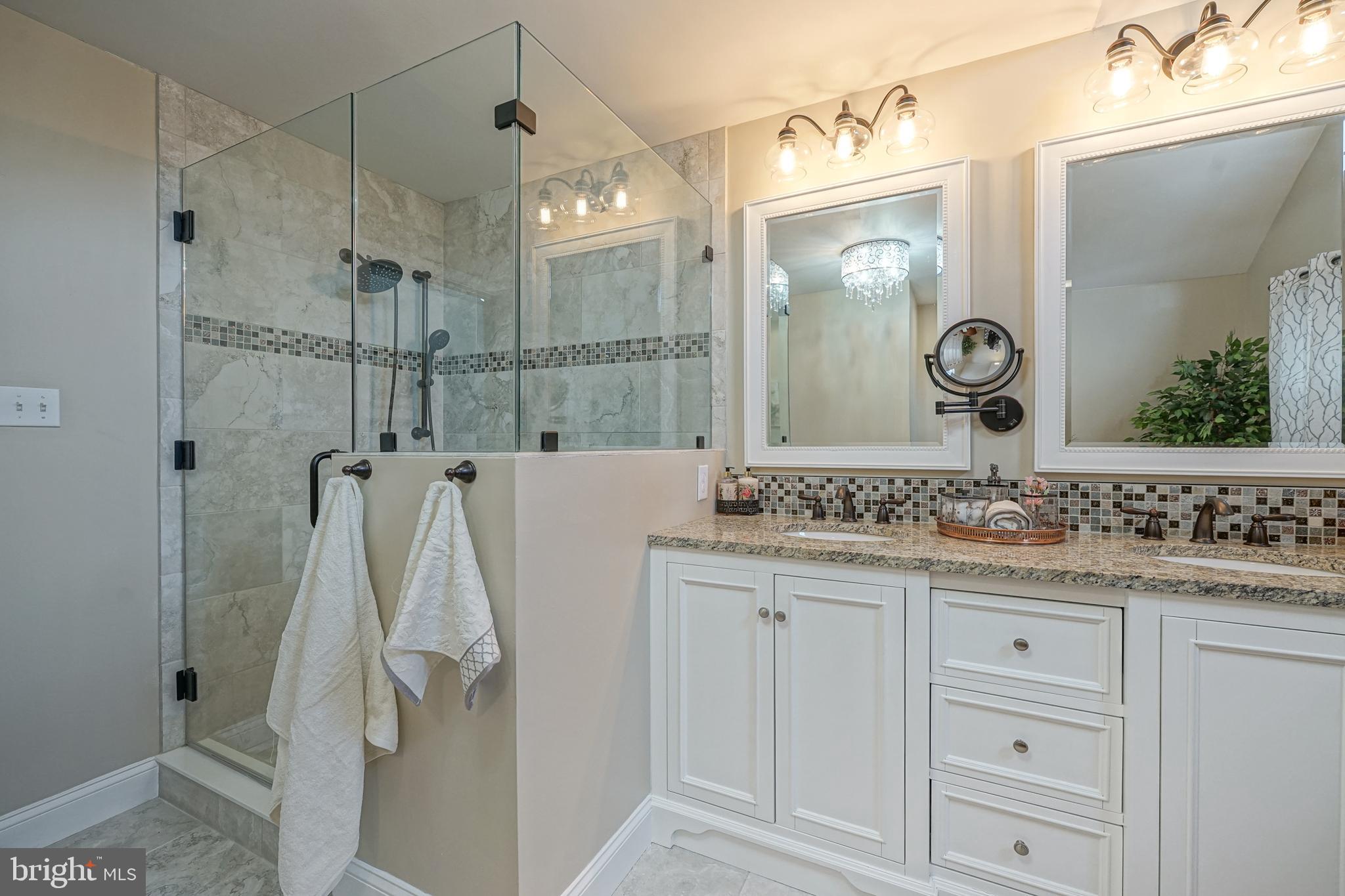 816 Renaissance Drive Williamstown, NJ 08094 - Photo 29 of 41 Primary Bathroom