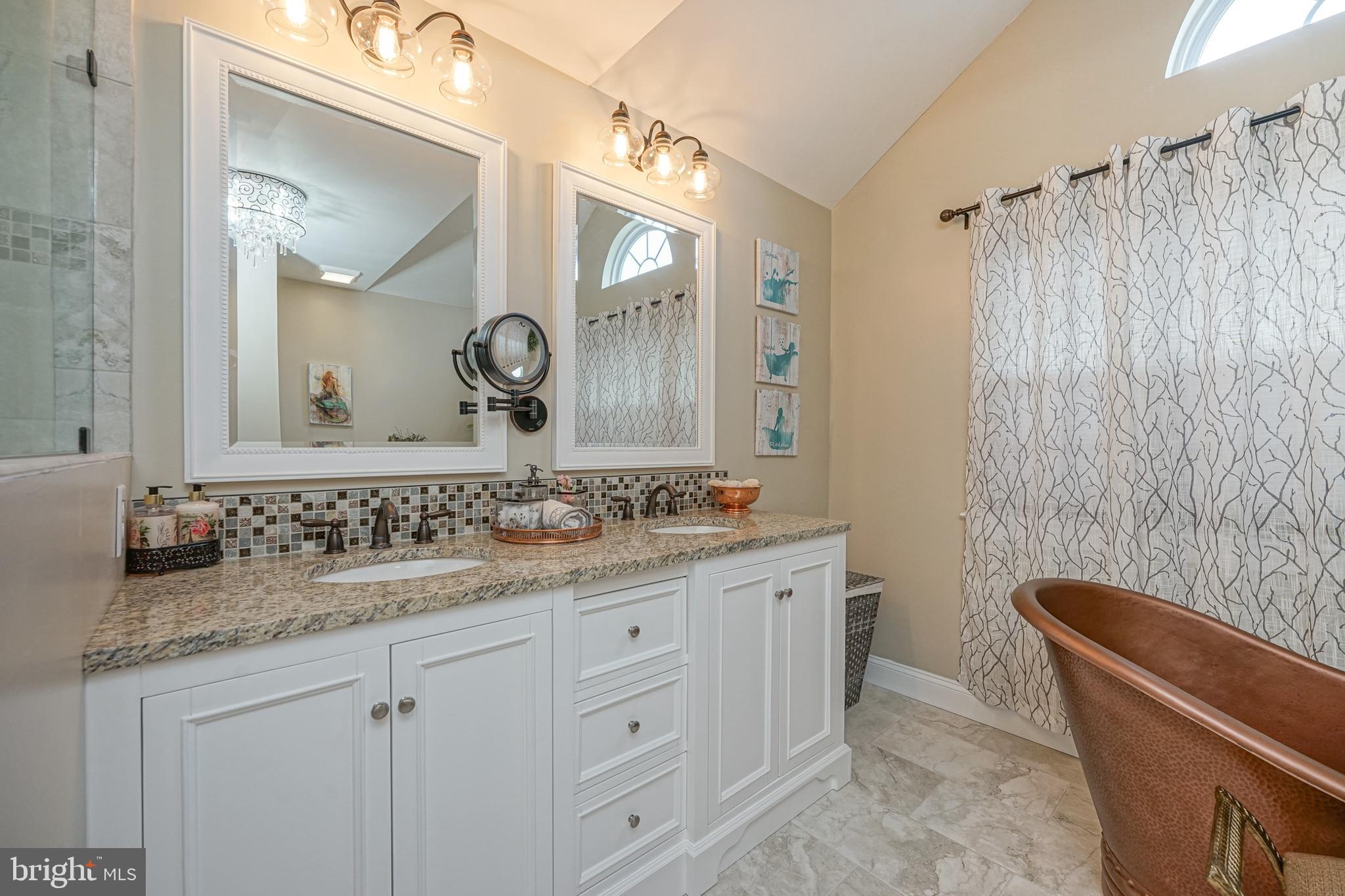 816 Renaissance Drive Williamstown, NJ 08094 - Photo 30 of 41 Primary Bathroom