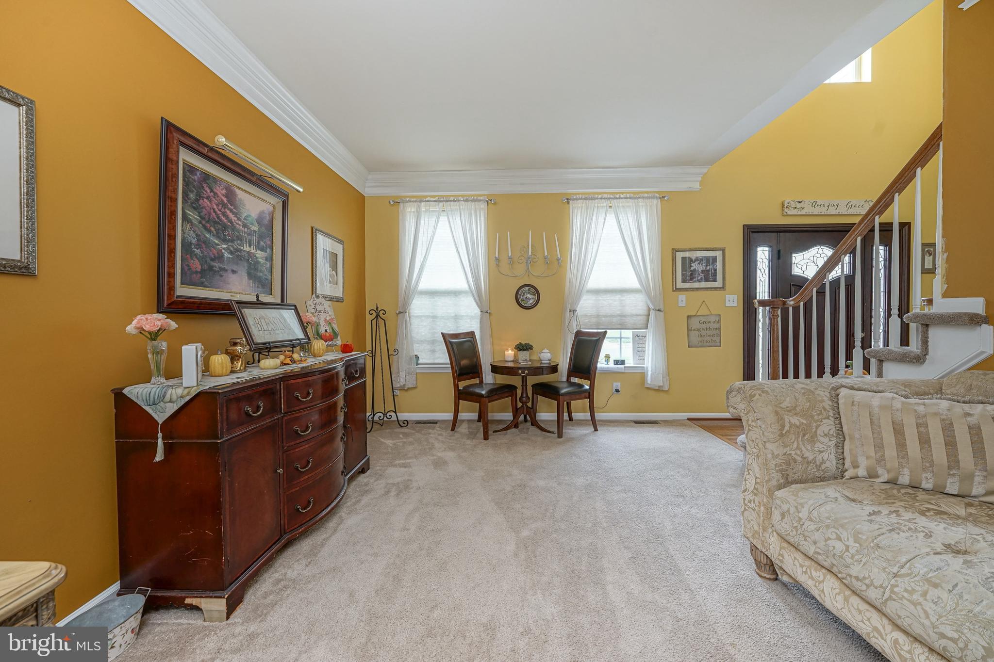 816 Renaissance Drive Williamstown, NJ 08094 - Photo 5 of 41 Living Room w/Crown Molding
