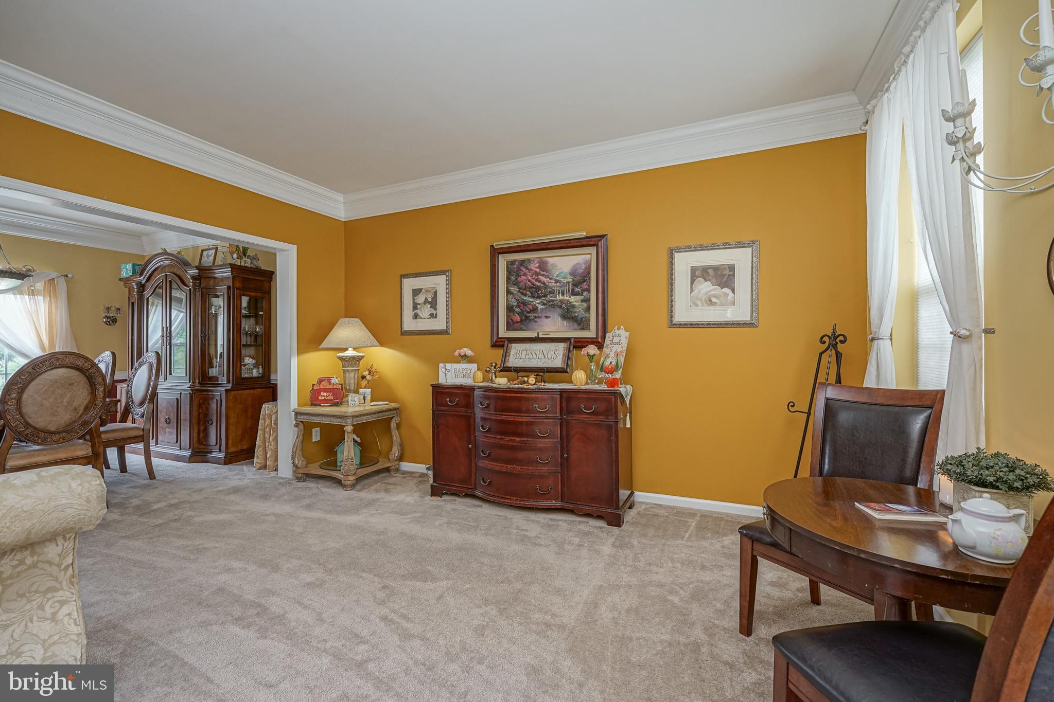 816 Renaissance Drive Williamstown, NJ 08094 - Photo 6 of 41 Living Room