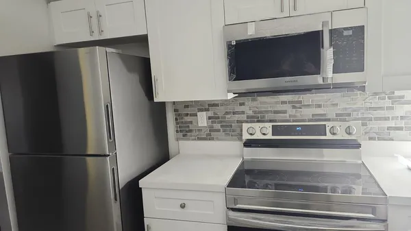 $1,700 | 5100 Southwest 41st Street, Unit 206, Hollywood, FL 33023