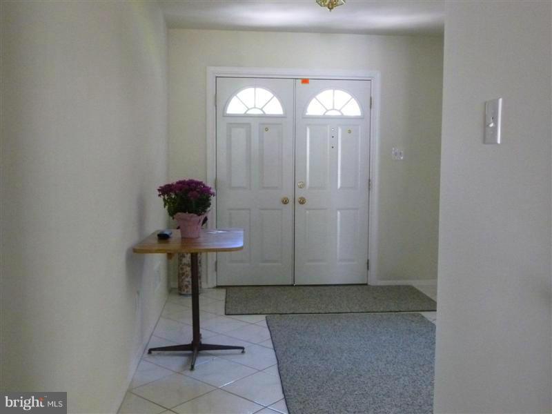 12800 Teaberry Road Silver Spring, MD 20906 - Photo 2 of 13 Interior (General)