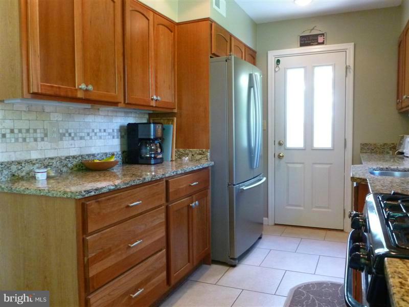 12800 Teaberry Road Silver Spring, MD 20906 - Photo 5 of 13 Kitchen