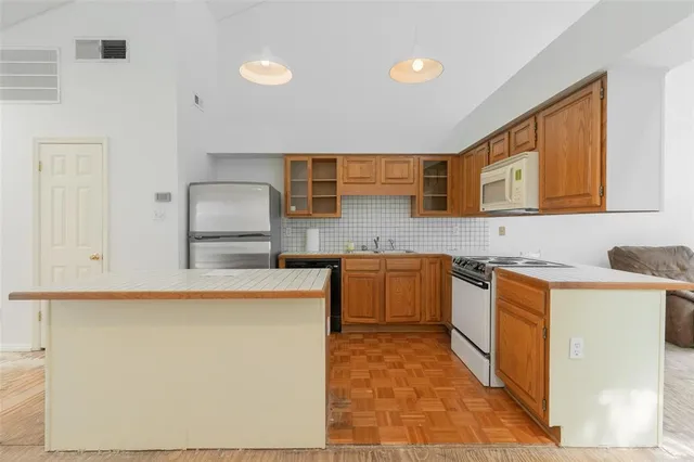 $172,999 | 9200 Rodeo Drive, Irving, TX 75063