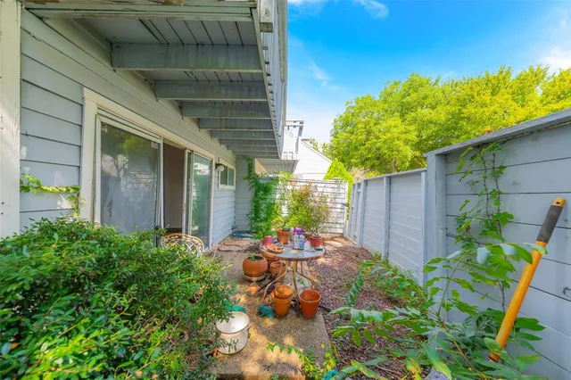 $172,999 | 9200 Rodeo Drive, Irving, TX 75063