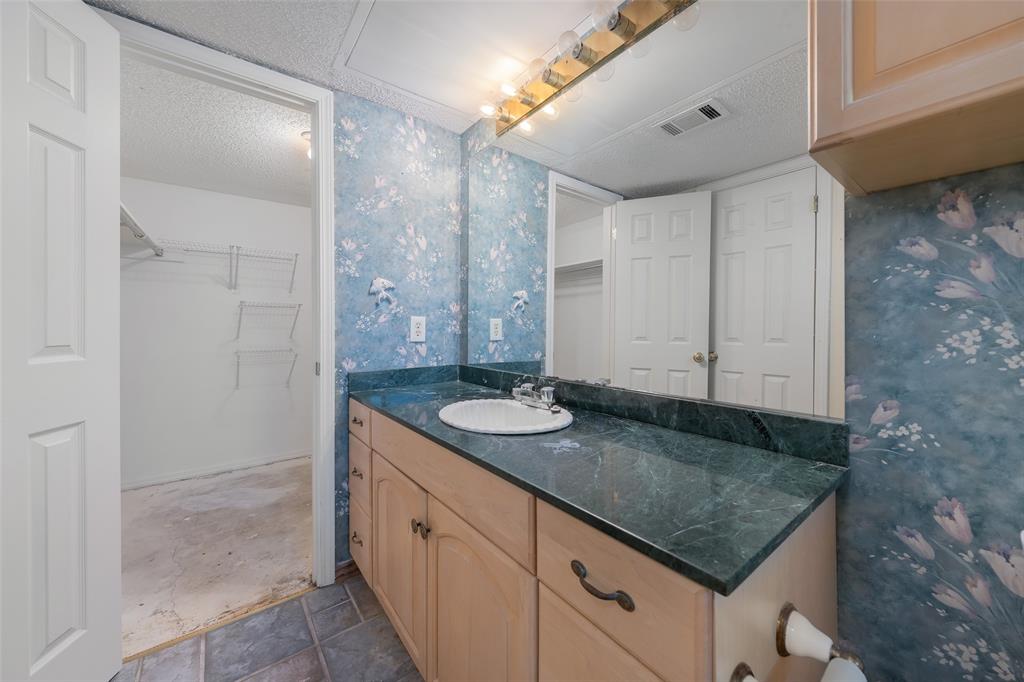 9200 Rodeo Drive Irving, TX 75063 - Photo 7 of 39