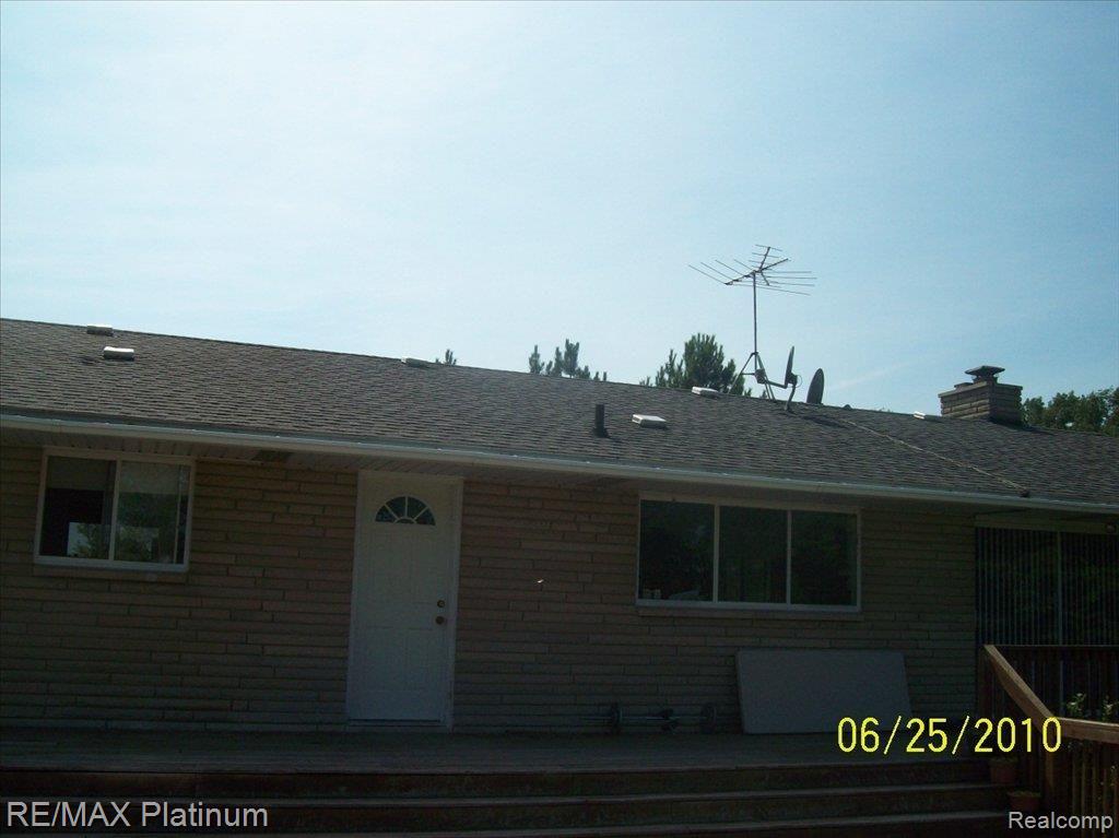 3229 West Schafer Road Pinckney, MI 48169 - Photo 1 of 15 FRONT