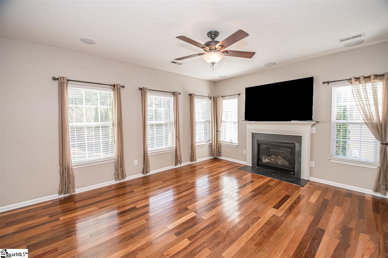 359 Amberleaf Way Simpsonville, SC 29681 - Photo 14 of 34 Gallery Image 14