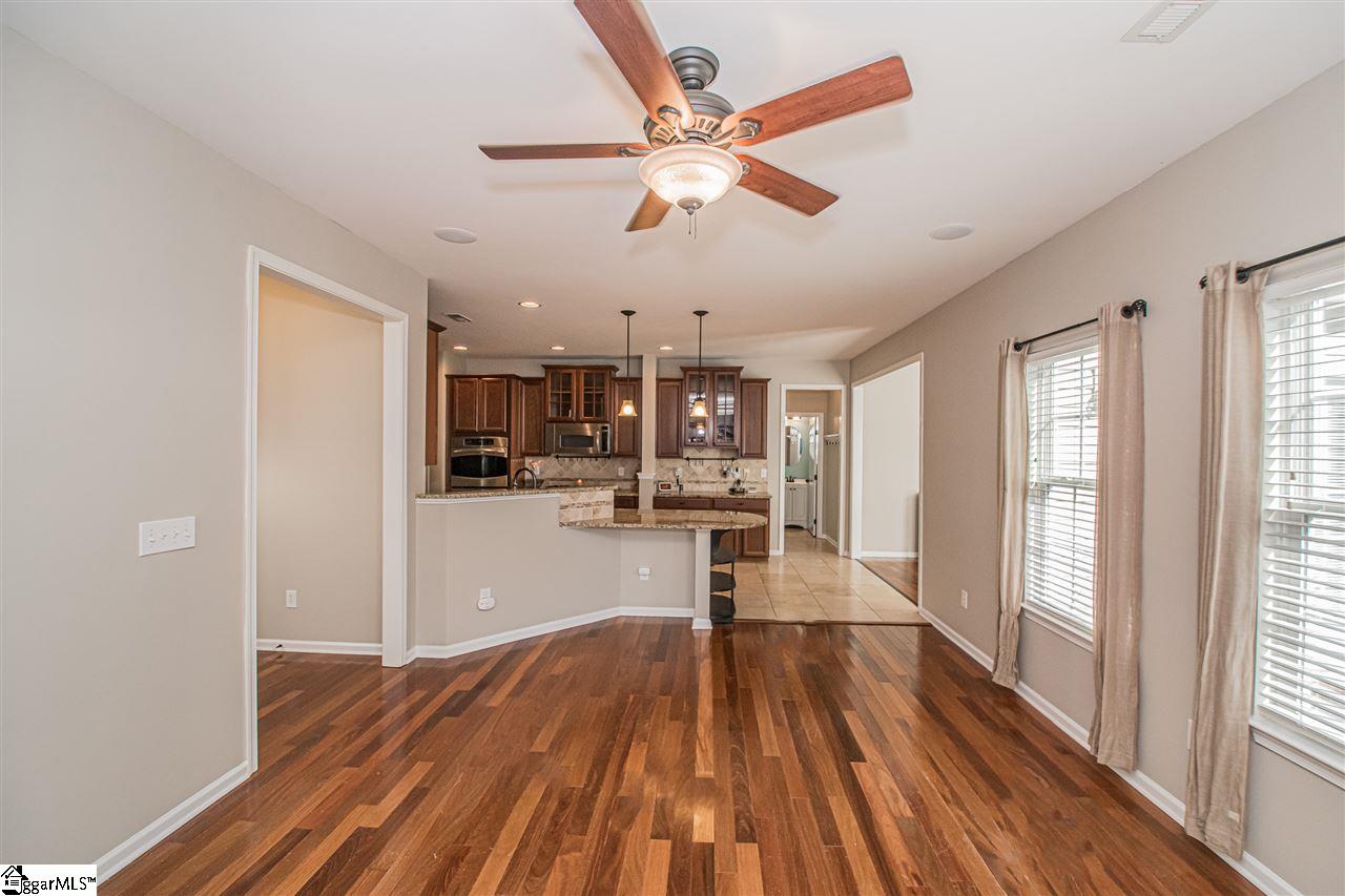 359 Amberleaf Way Simpsonville, SC 29681 - Photo 15 of 34 Gallery Image 15