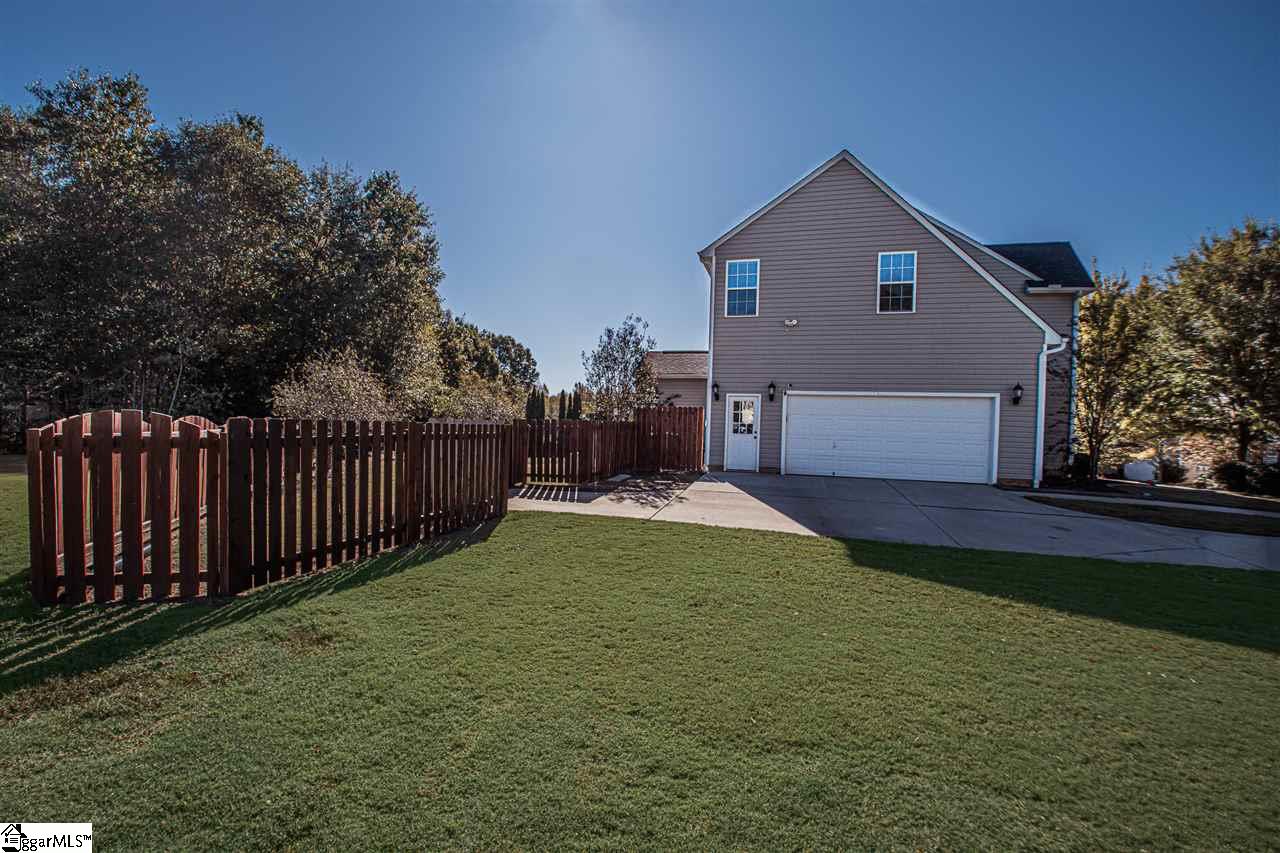 359 Amberleaf Way Simpsonville, SC 29681 - Photo 33 of 34 Gallery Image 33