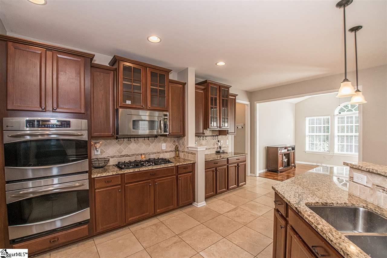 359 Amberleaf Way Simpsonville, SC 29681 - Photo 5 of 34 Gallery Image 5