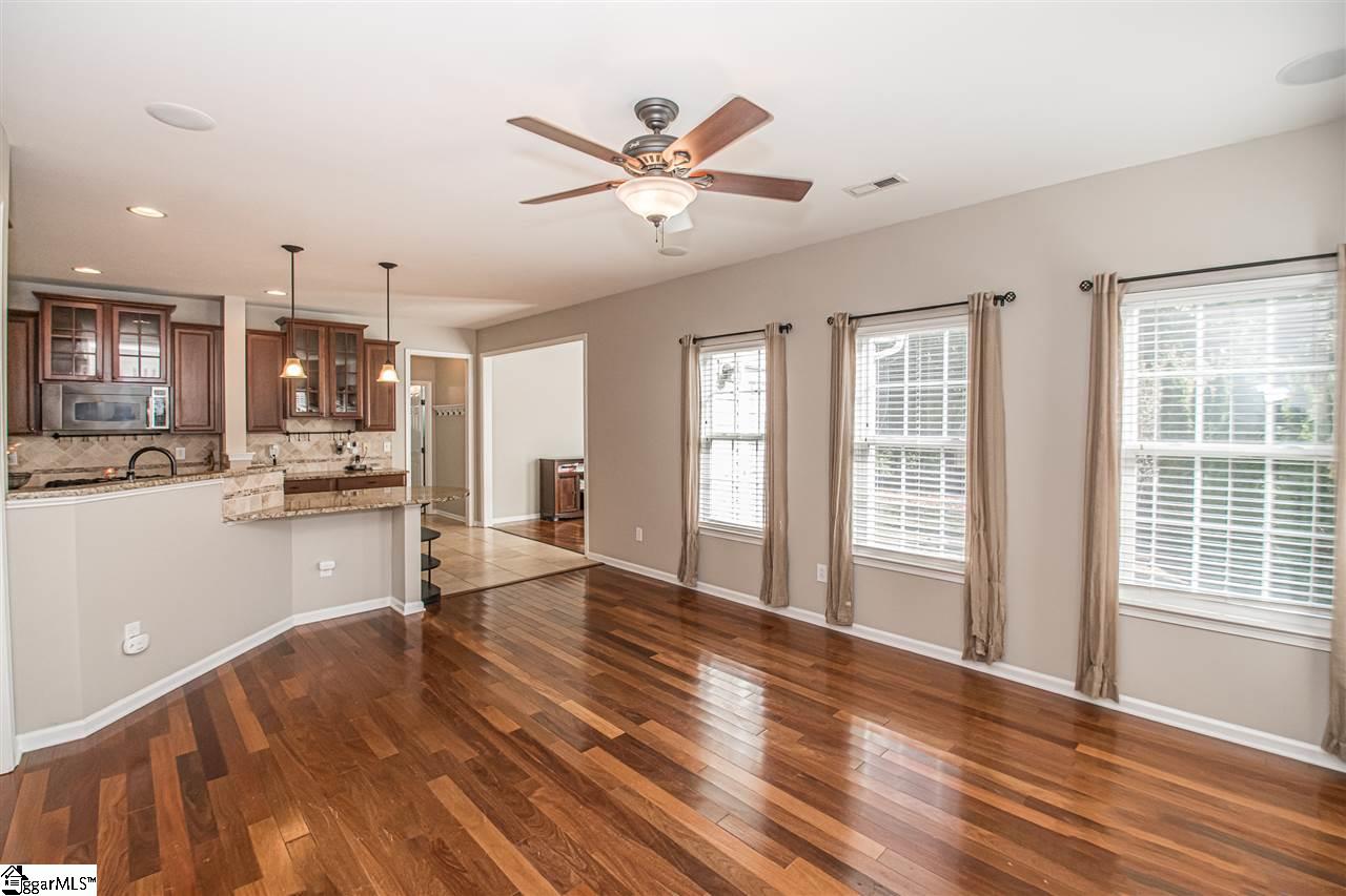 359 Amberleaf Way Simpsonville, SC 29681 - Photo 9 of 34 Gallery Image 9