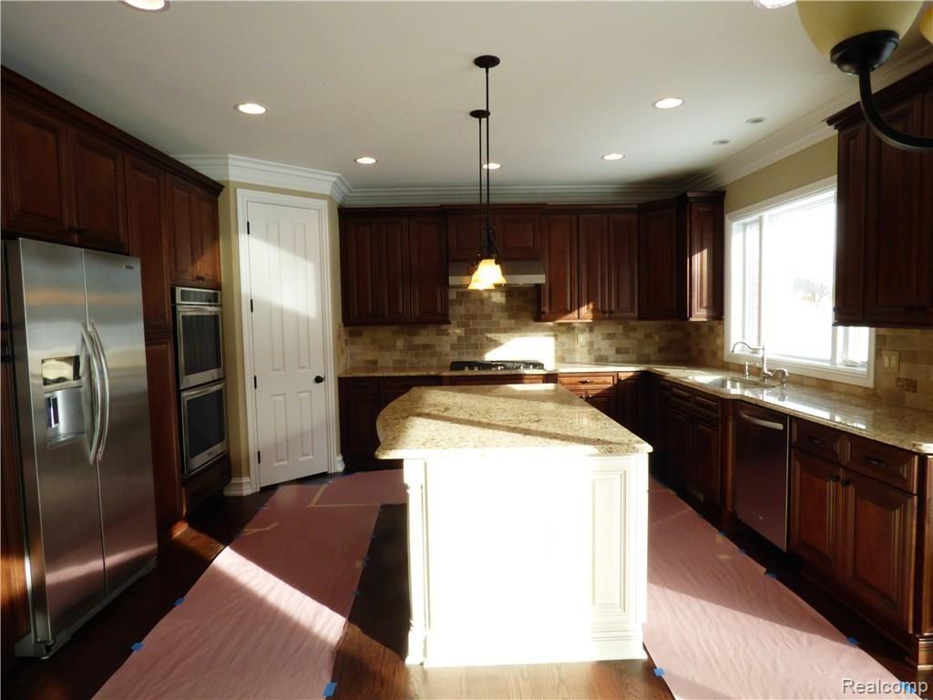 6775 Wing Lake Road Bloomfield Hills, MI 48301 - Photo 8 of 30 P1000885 - Copy.JPG