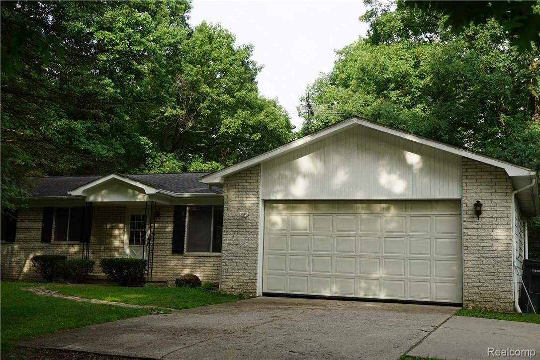 5338 King Road Howell, MI 48843 - Photo 2 of 33 DSC00983.JPG