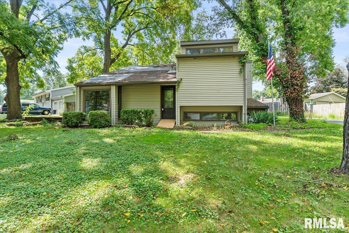 5 Mishawaka Drive Rochester, IL 62563 - Photo 2 of 26 Gallery Image 2
