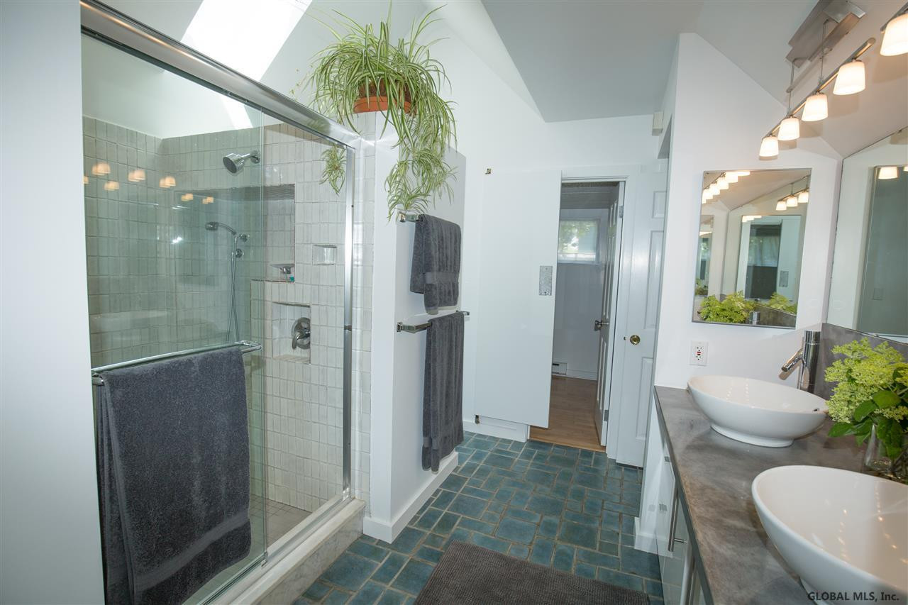 192 Van Wies Point Road Bethlehem, NY 12077 - Photo 9 of 18 Photo 9