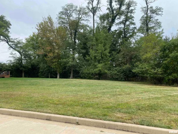 $79,900 | Lot 18 West Woods Edge Drive, Peoria, IL 61614