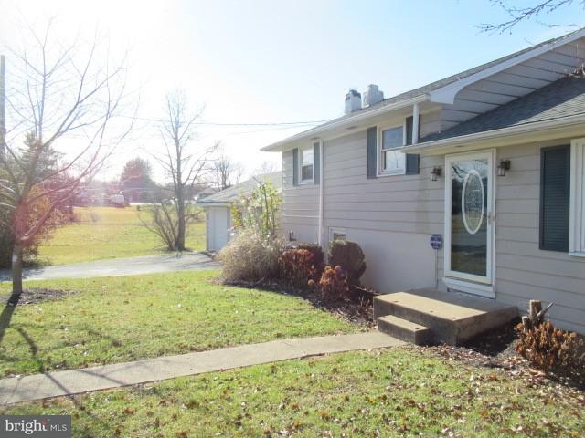 2323 Robin Road Harrisburg, PA 17112 - Photo 2 of 19 Gallery Image 2