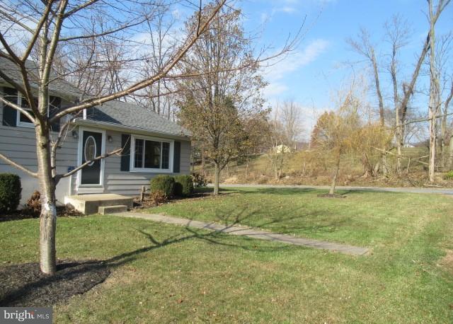 2323 Robin Road Harrisburg, PA 17112 - Photo 3 of 19 Gallery Image 3