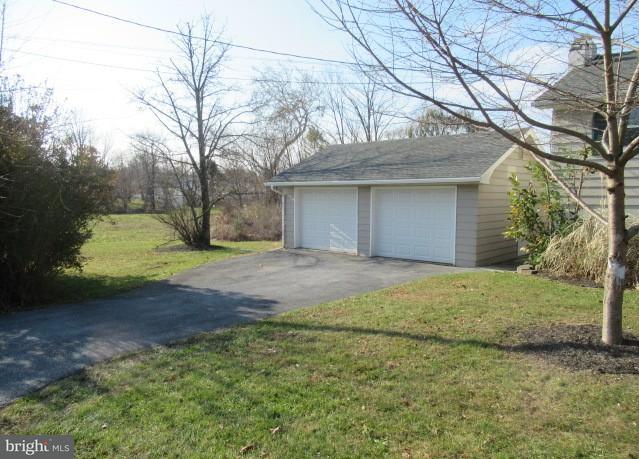 2323 Robin Road Harrisburg, PA 17112 - Photo 4 of 19 Gallery Image 4