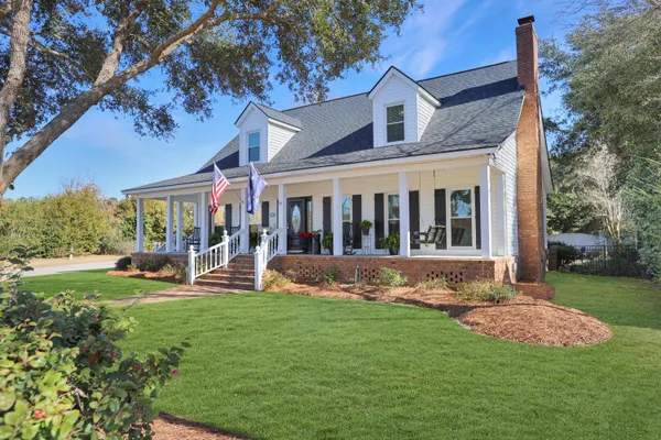 $600,000 | 1109 Hollybrooke Drive, Moncks Corner, SC 29461