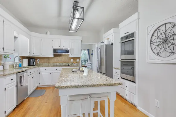 $600,000 | 1109 Hollybrooke Drive, Moncks Corner, SC 29461