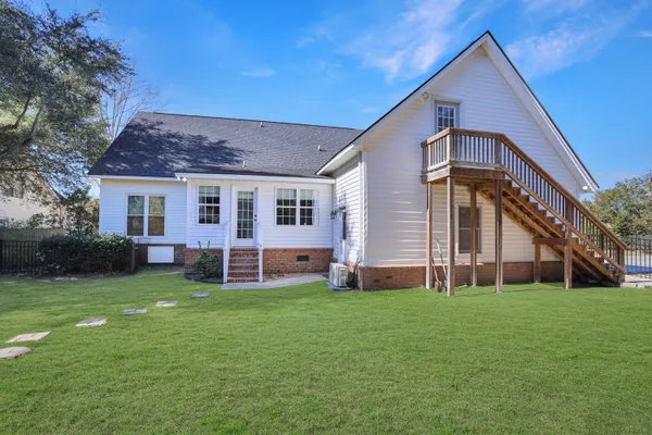$600,000 | 1109 Hollybrooke Drive, Moncks Corner, SC 29461