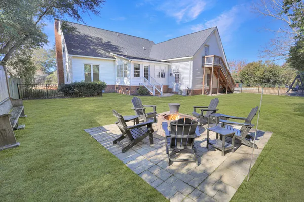 $600,000 | 1109 Hollybrooke Drive, Moncks Corner, SC 29461