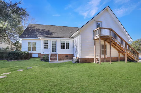 $600,000 | 1109 Hollybrooke Drive, Moncks Corner, SC 29461