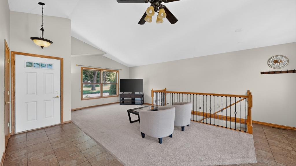3704 Strathmore Lane Southeast Rochester, MN 55904 - Photo 13 of 37