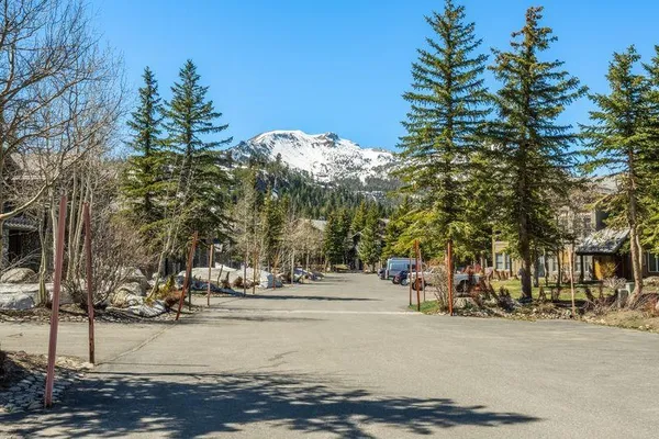 $1,169,000 | 936 Links Way, Unit 936, Mammoth Lakes, CA 93546