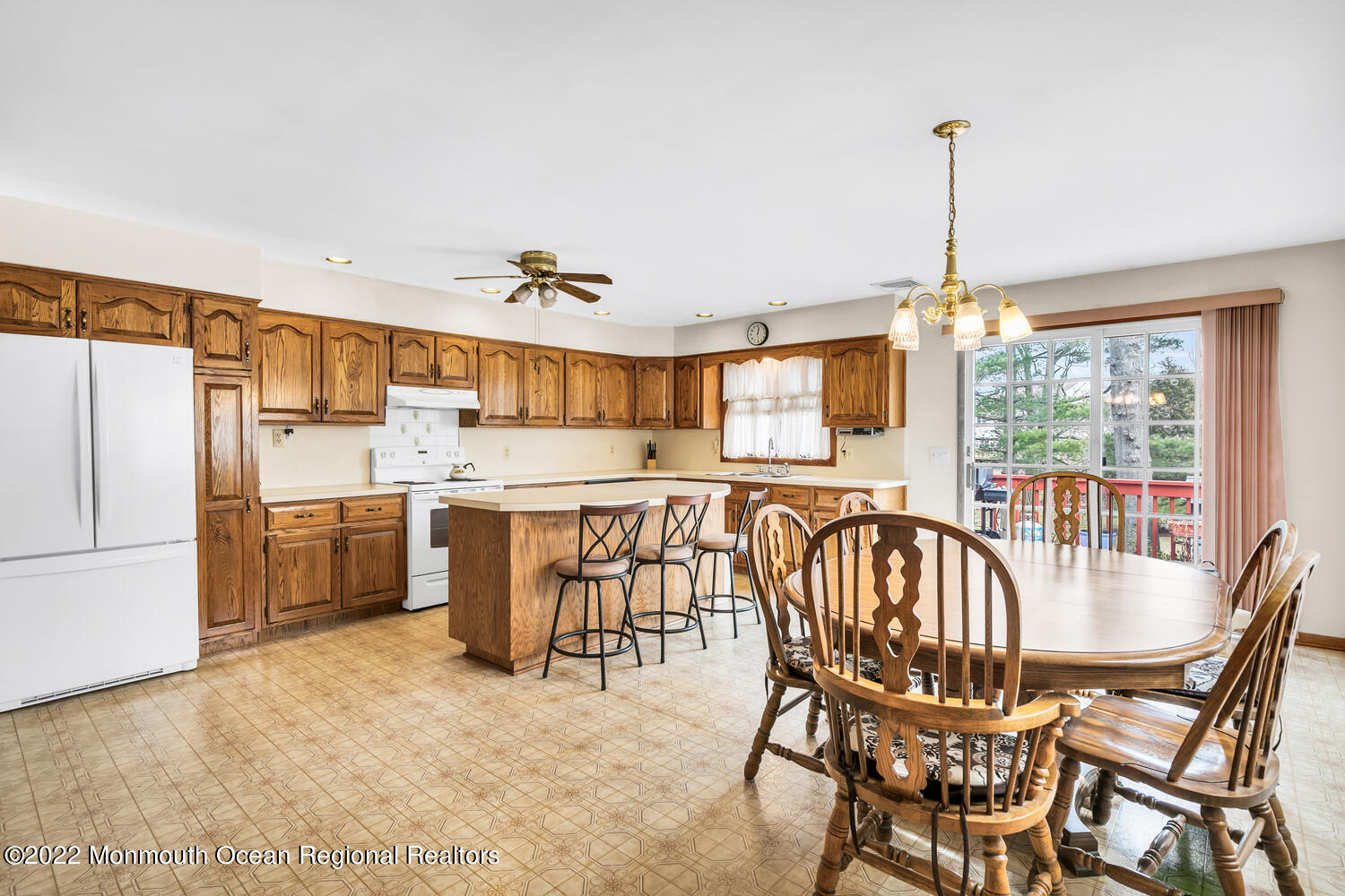 15 Centerville Road Holmdel, NJ 07733 - Photo 4 of 19 Eat-in Kitchen