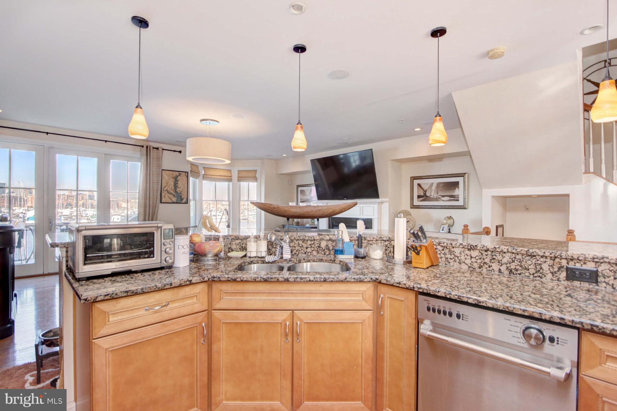 1240 Dockside Circle Baltimore, MD 21224 - Photo 3 of 30 Kitchen