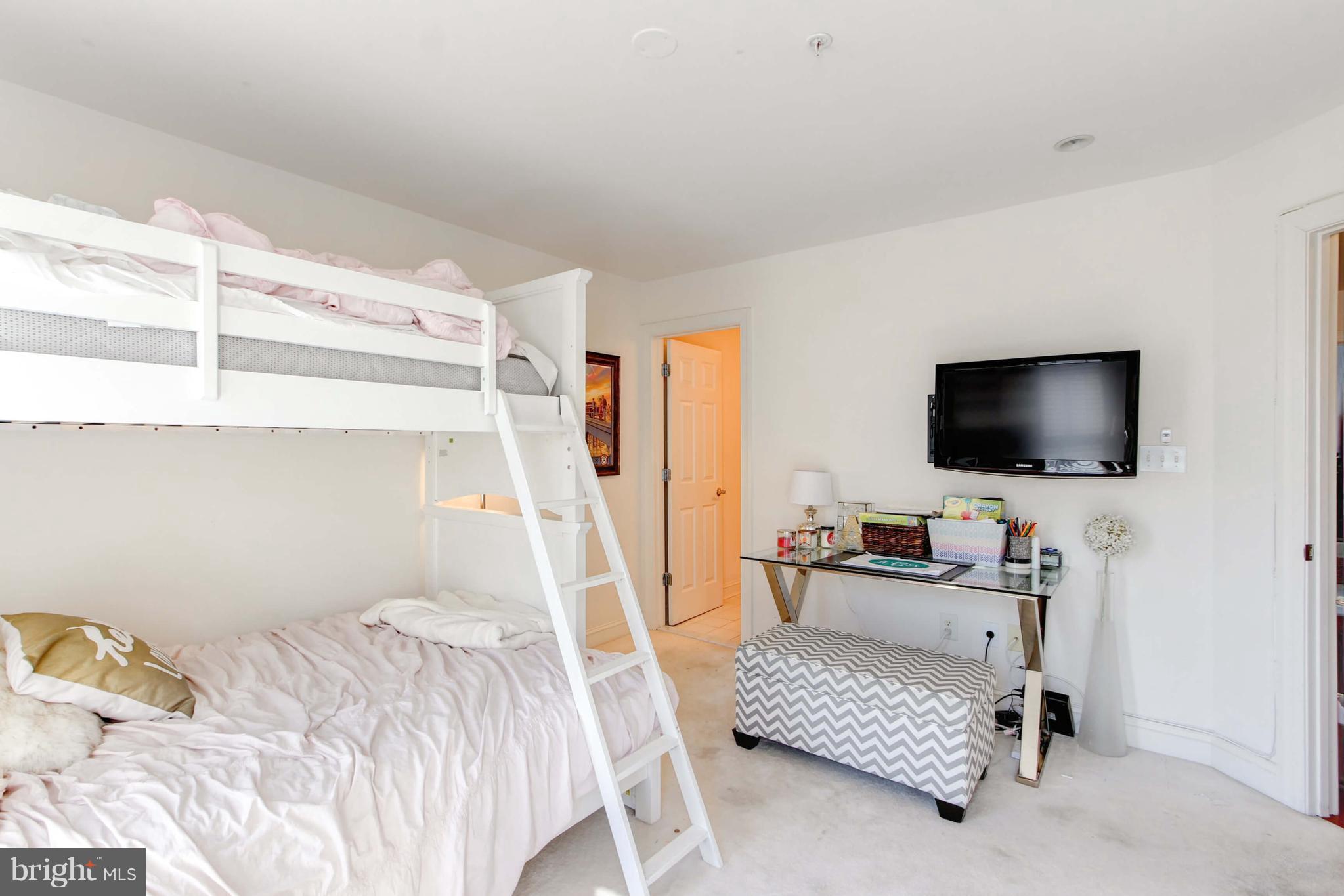 1240 Dockside Circle Baltimore, MD 21224 - Photo 21 of 30 Bedroom