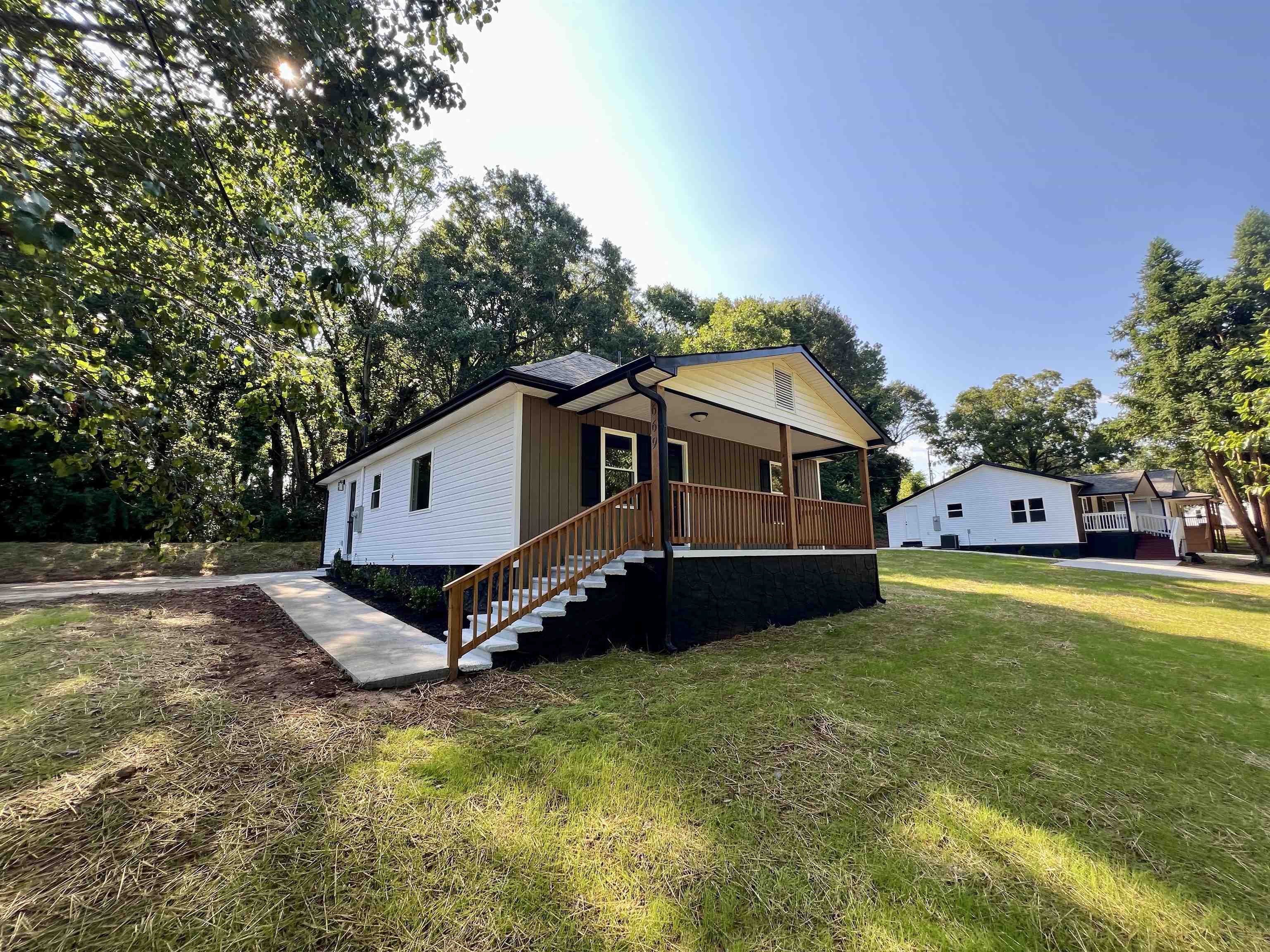 669 Old Whitney Road Spartanburg, SC 29303 - Photo 2 of 18 Gallery Image 2