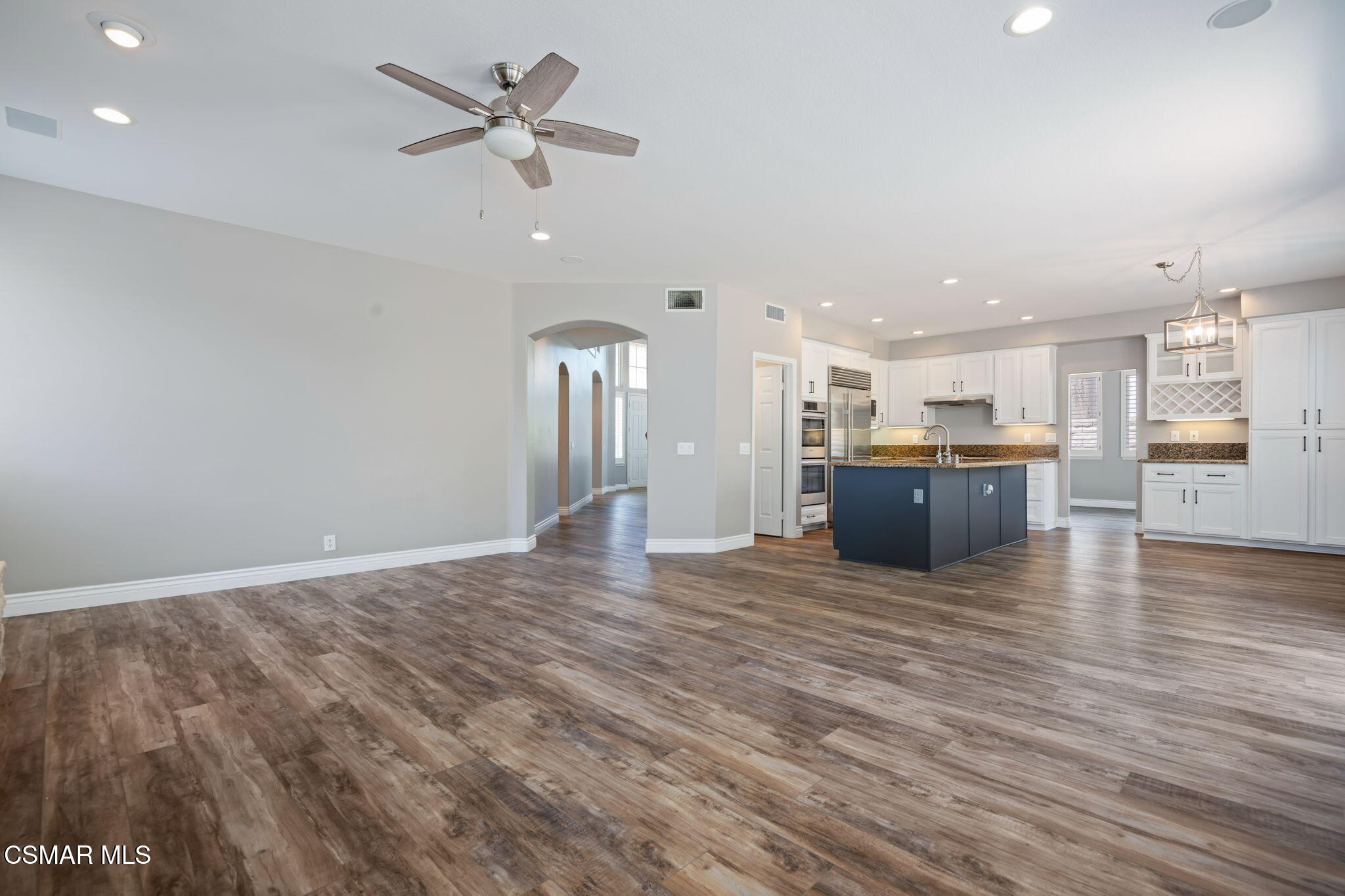 335 Kitetail Street Simi Valley, CA 93065 - Photo 13 of 53 13 - Family Room