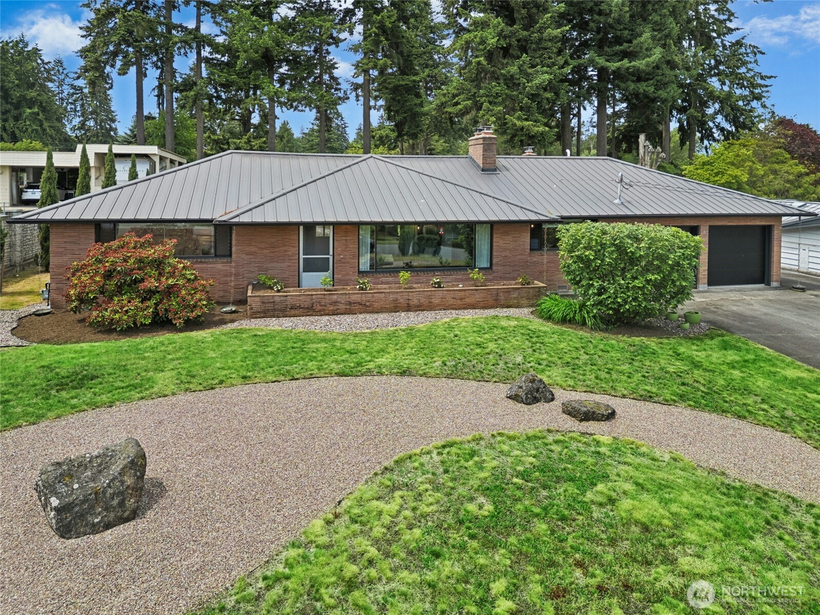 4612 View Drive Everett, WA 98203 - Photo 2 of 34